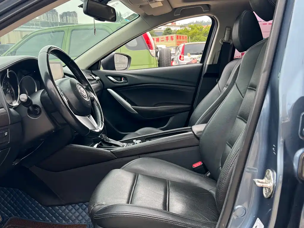 Atenza 2.0 L Blue Sky Luxury