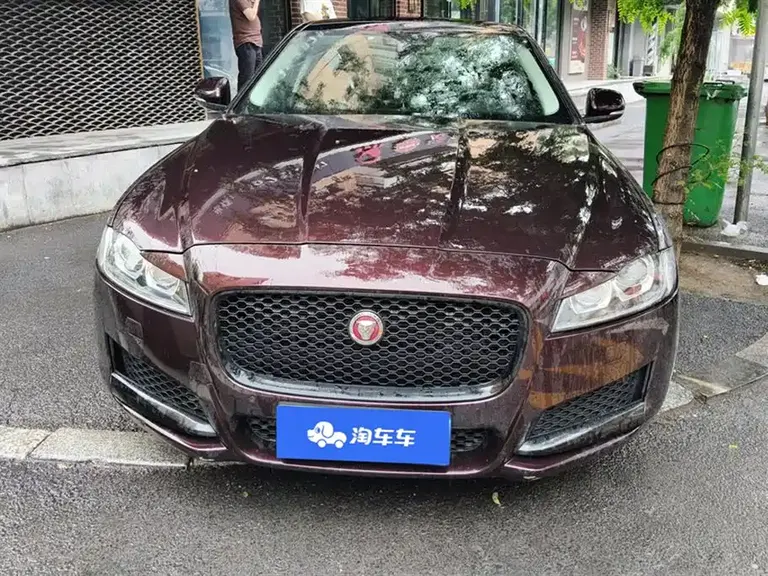 Jaguar XFL XFL 2.0 T P200 2 WD Racing Flag
