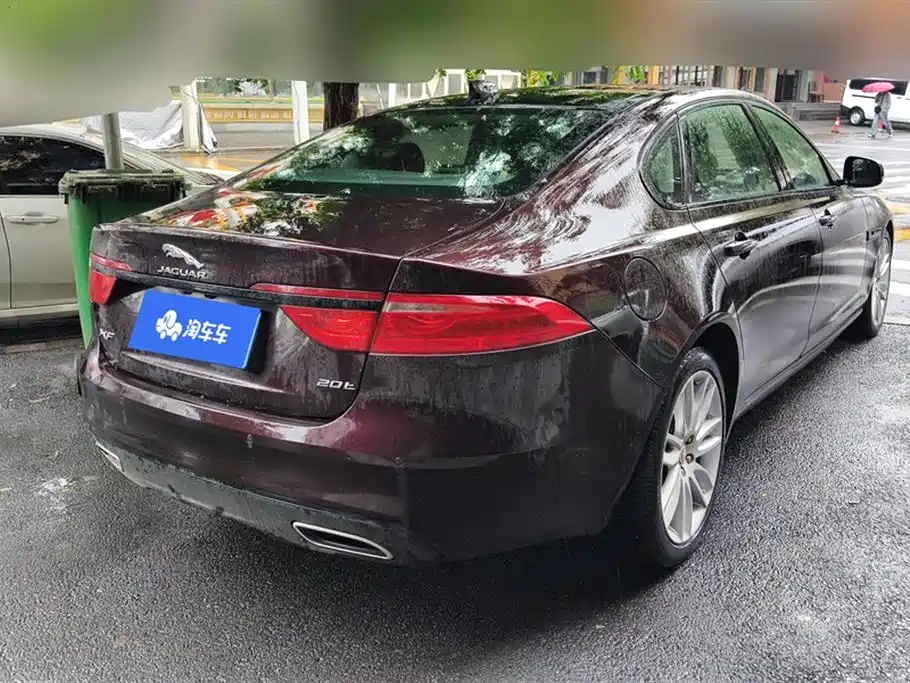 Jaguar XFL XFL 2.0 T P200 2 WD Racing Flag