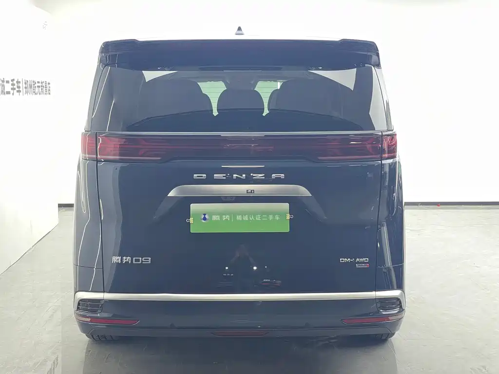 Denza D9 DM-i Smart Drive 1020 4 WD Flagship