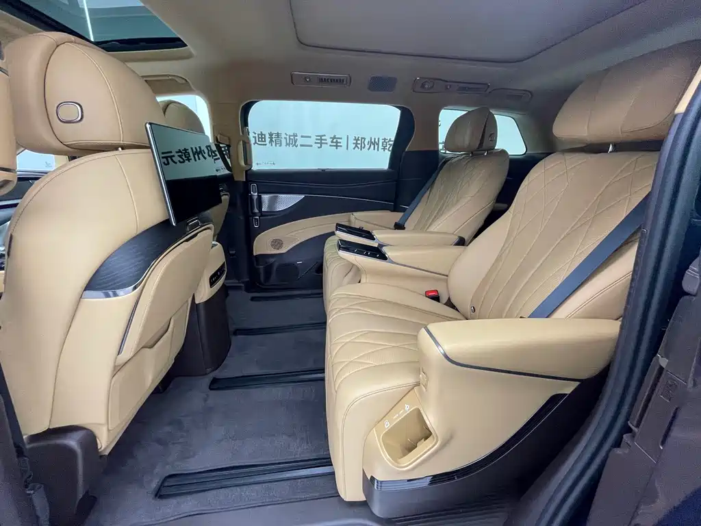 Denza D9 DM-i Smart Drive 1020 4 WD Flagship