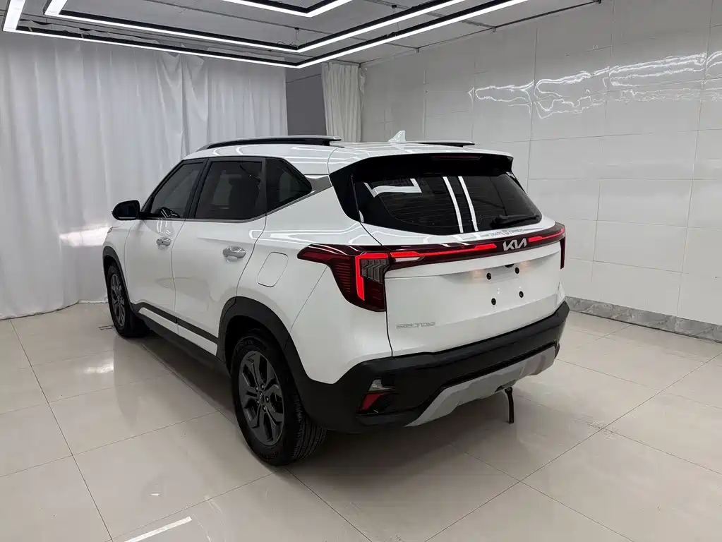 Seltos 1.5 L CVT Luxury