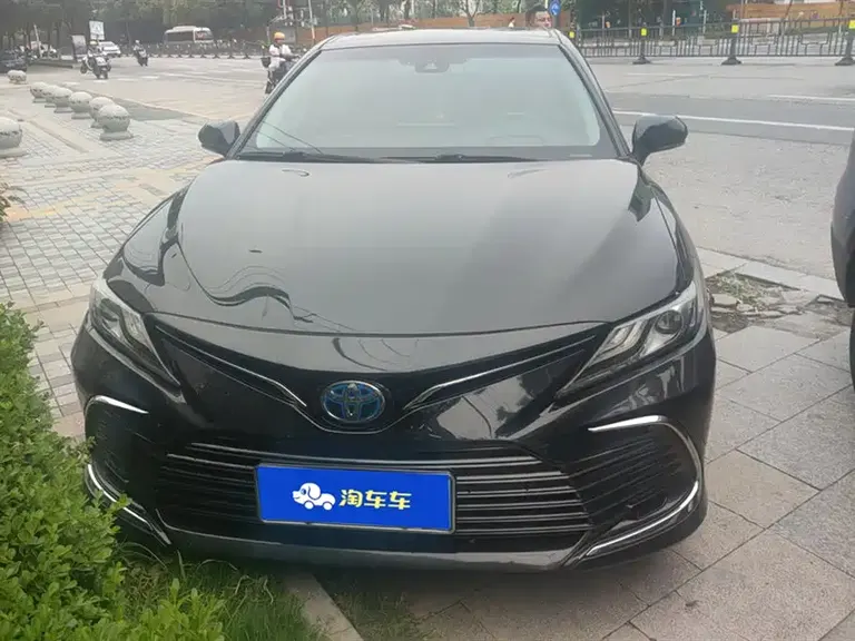 Toyota Camry Dual Engine 2.5 HG Luxury