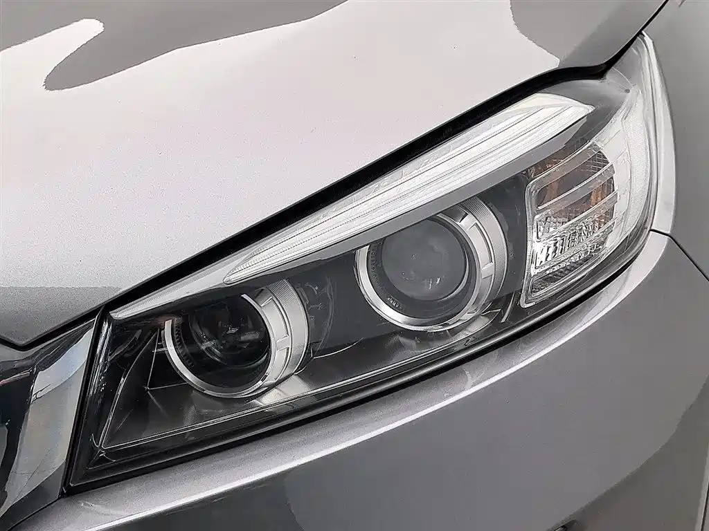 Sorento 索兰托 2015款 索兰托L 2.4 L 汽油4 WD运动版 5座 国V