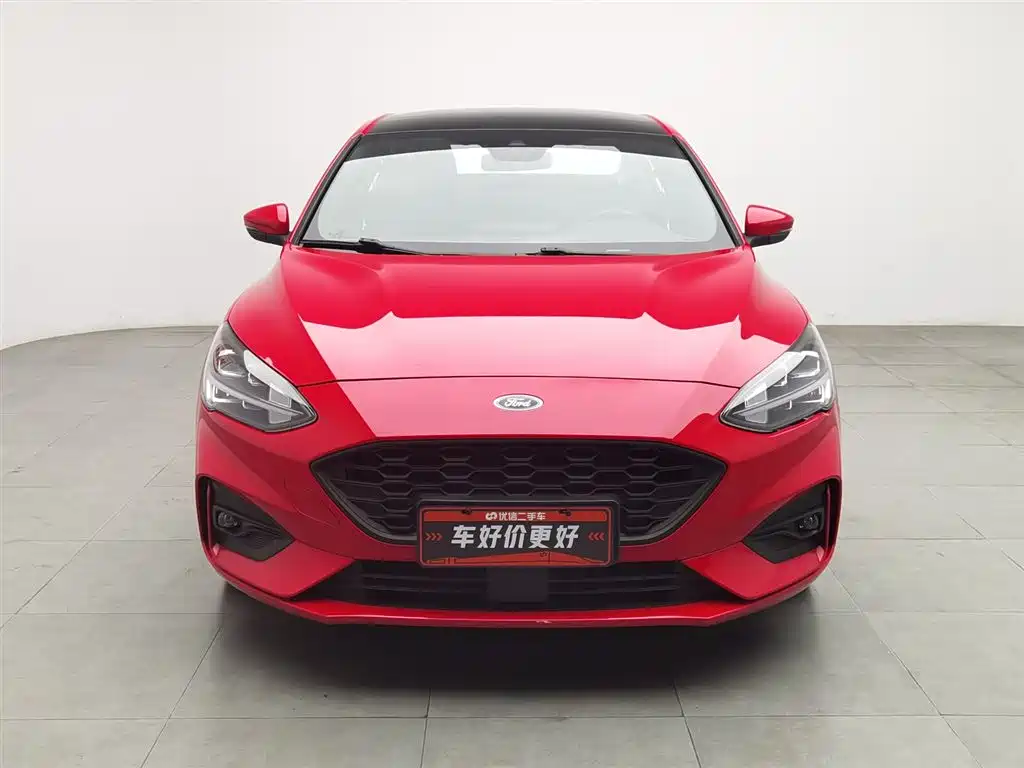 Focus Sedan EcoBoost 180 Auto ST Line