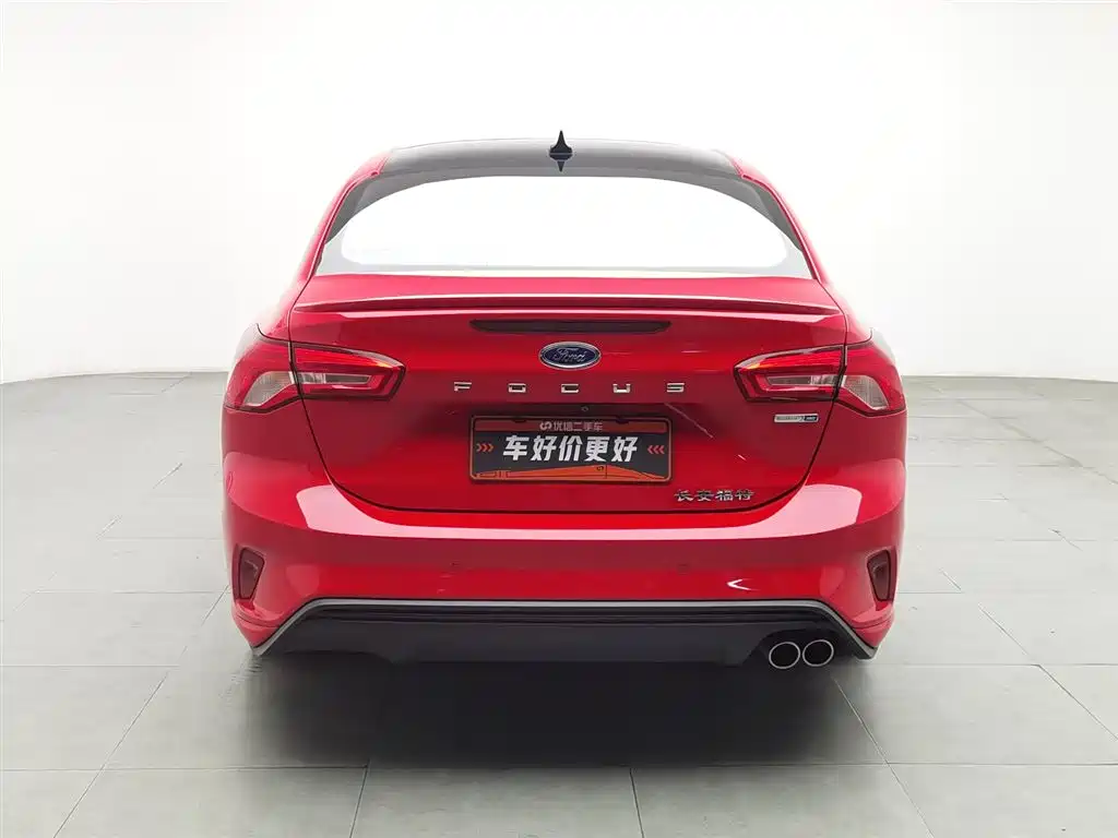 Focus Sedan EcoBoost 180 Auto ST Line