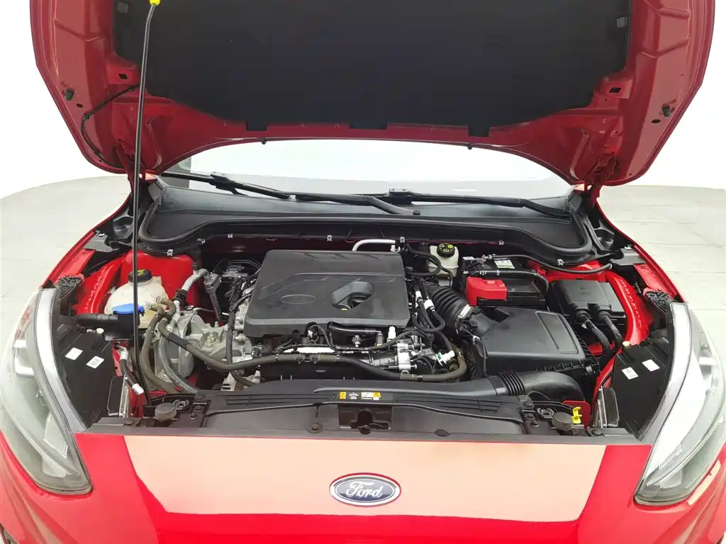 Focus Sedan EcoBoost 180 Auto ST Line