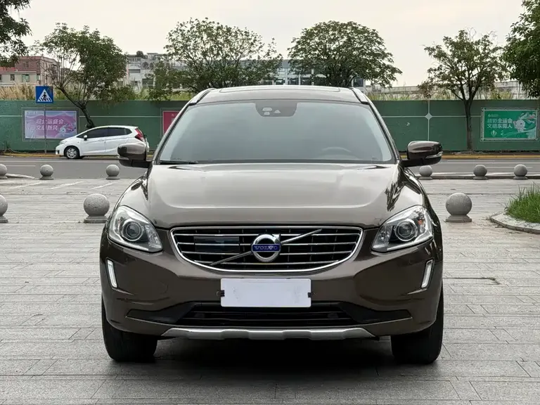Volvo XC60 T5 AWD Smart Vision