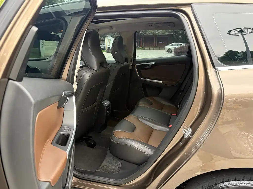 Volvo XC60 T5 AWD Smart Vision