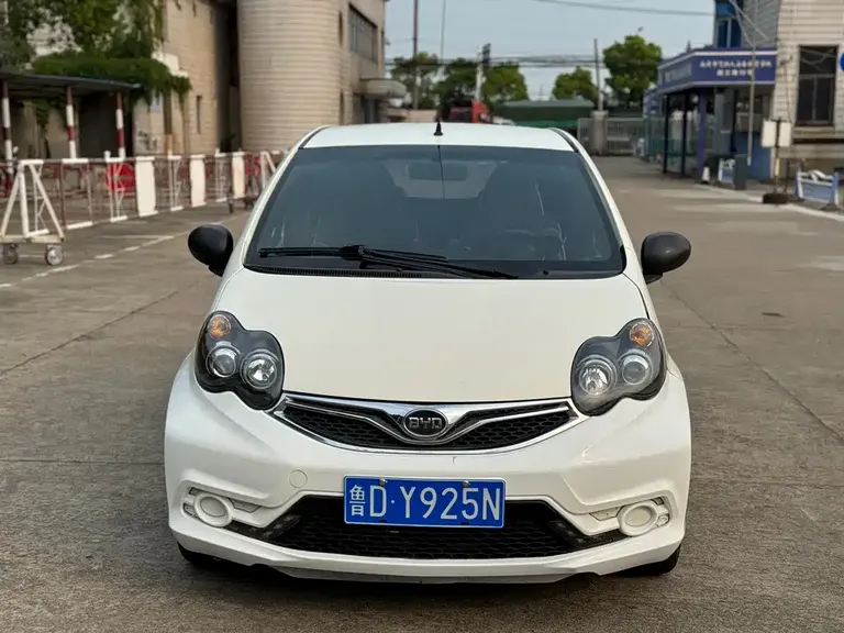 BYD F0 1.0 L AMT Joy Cool