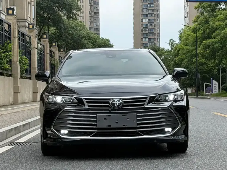 Toyota Avalon 2.5 L Luxury