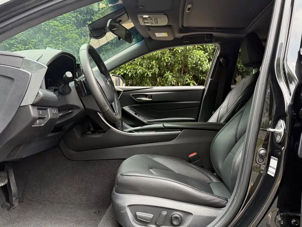 Avalon 2.5 L Luxury