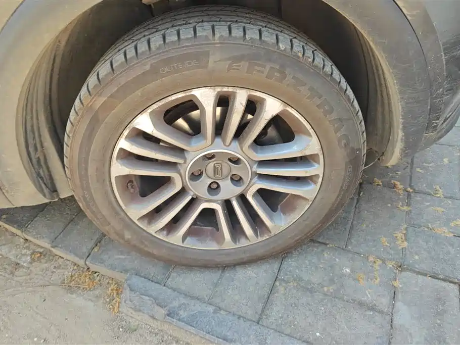Qoros 5 观致5 2017款 1.6 T 自动尊贵型