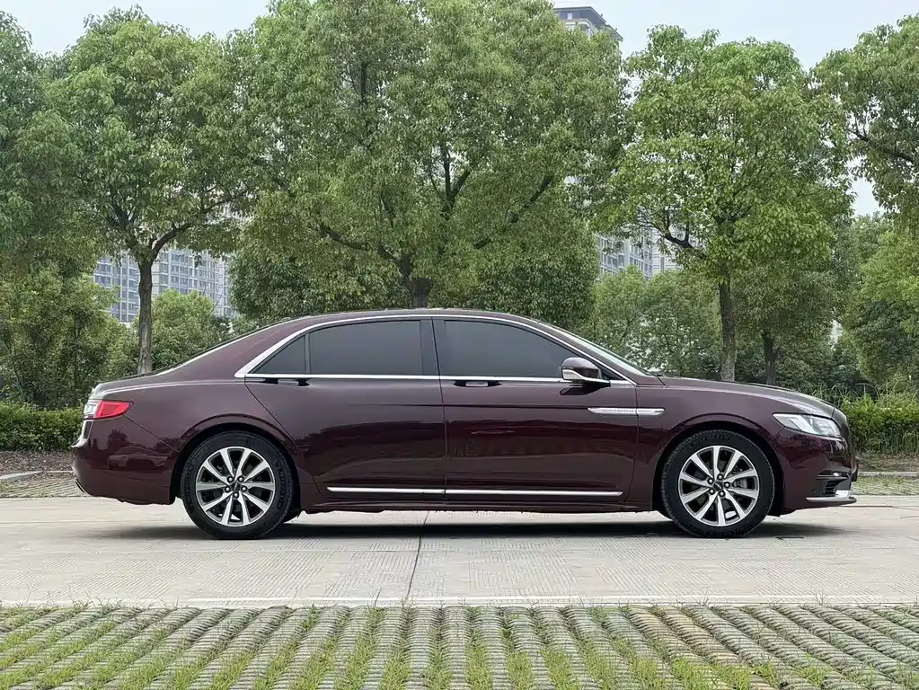 Lincoln Continental 2.0 T 2 WD Premium