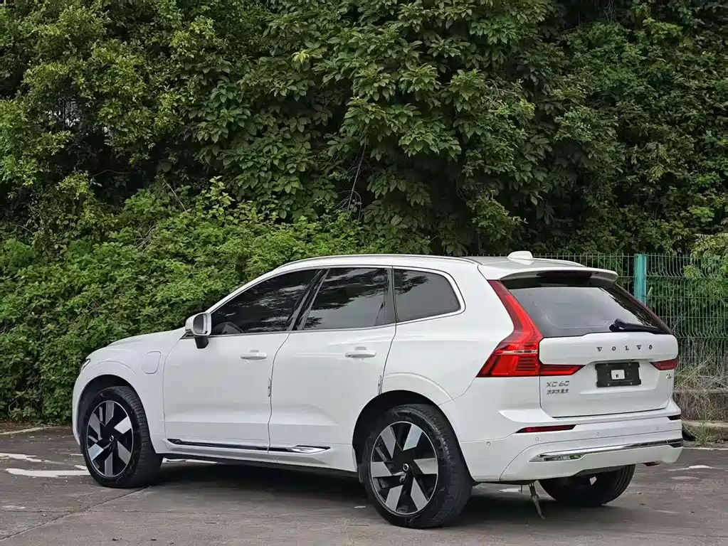 Volvo XC60 PHEV T8 PHEV Long Range 4 WD Smart Vision Luxury