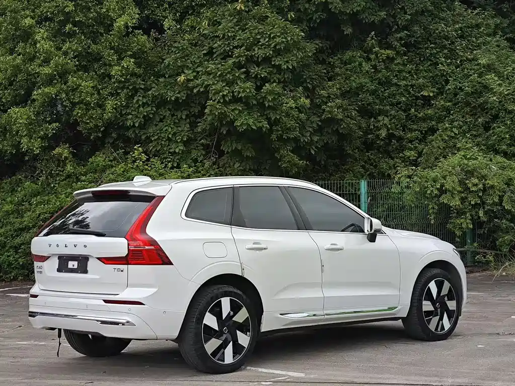 Volvo XC60 PHEV T8 PHEV Long Range 4 WD Smart Vision Luxury