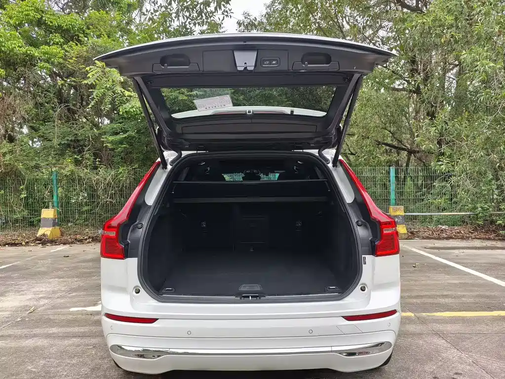 Volvo XC60 PHEV T8 PHEV Long Range 4 WD Smart Vision Luxury