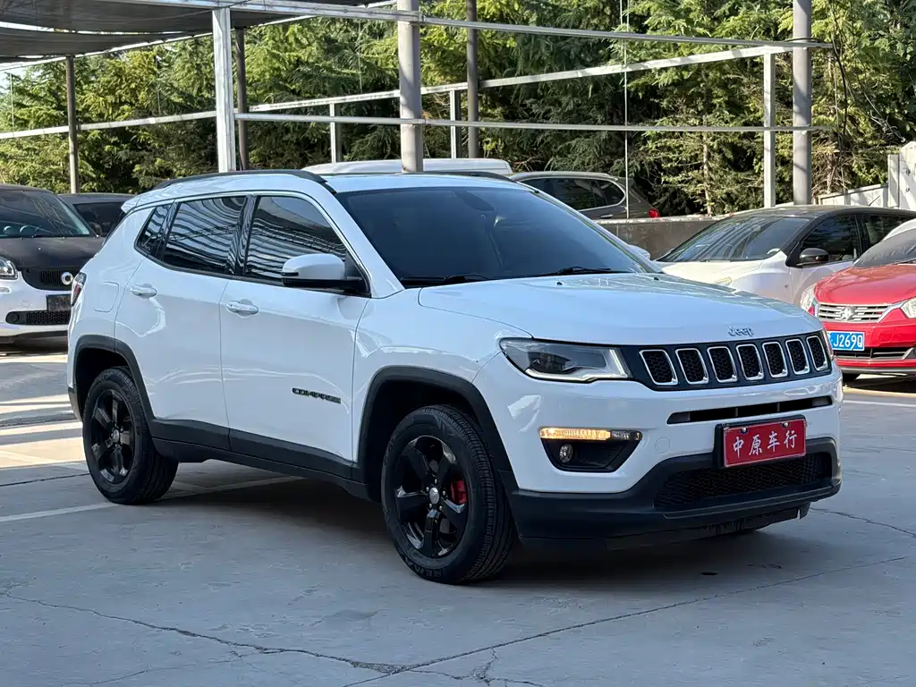 Compass 200 T Auto Home Enjoyment