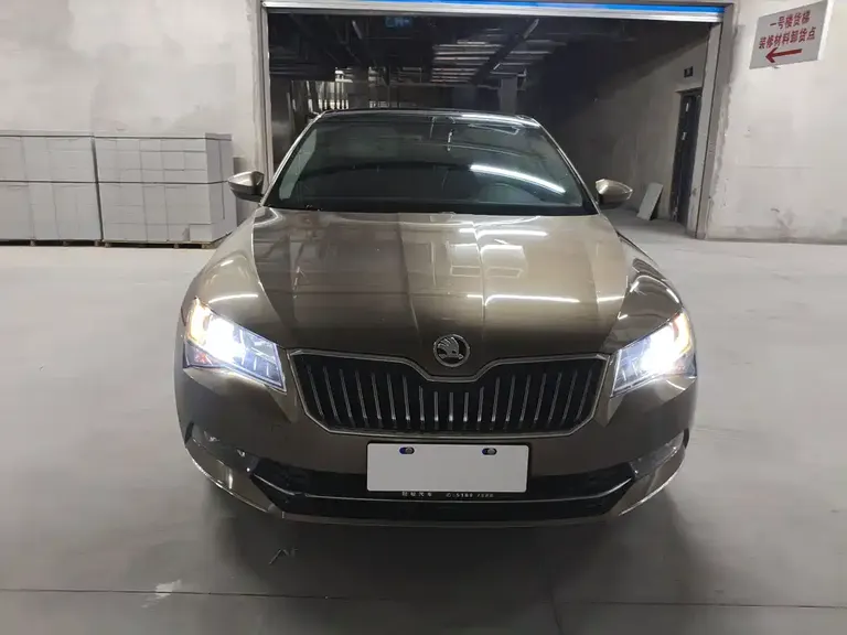 Skoda Superb TSI330 DSG Comfort CN-V