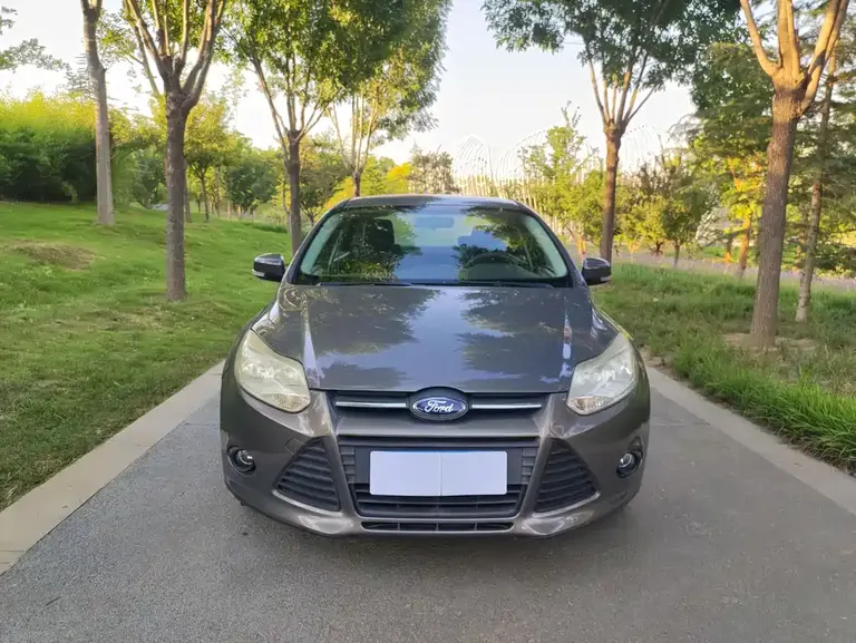 Ford Focus Sedan 1.6 L Auto Comfort