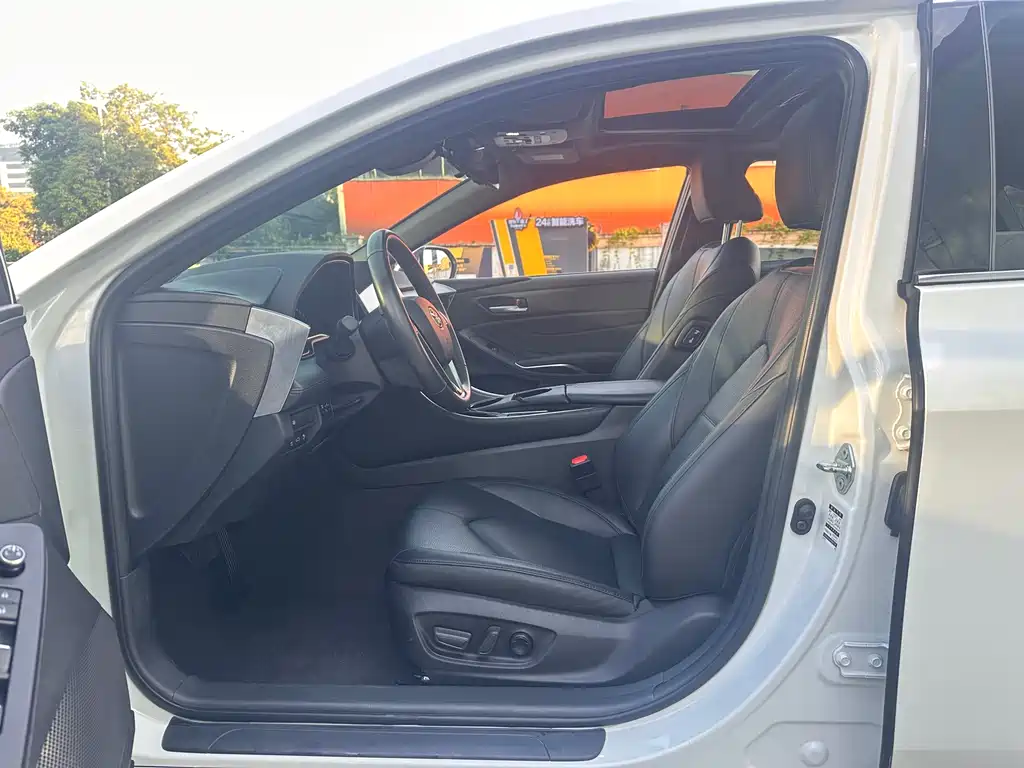 Avalon 2.0 L Luxury