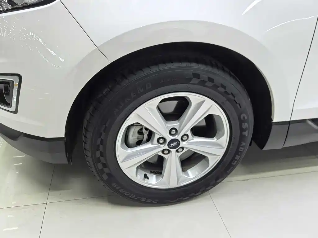 Edge EcoBoost 245 2 WD Elite Sharp 5-seat CN-V