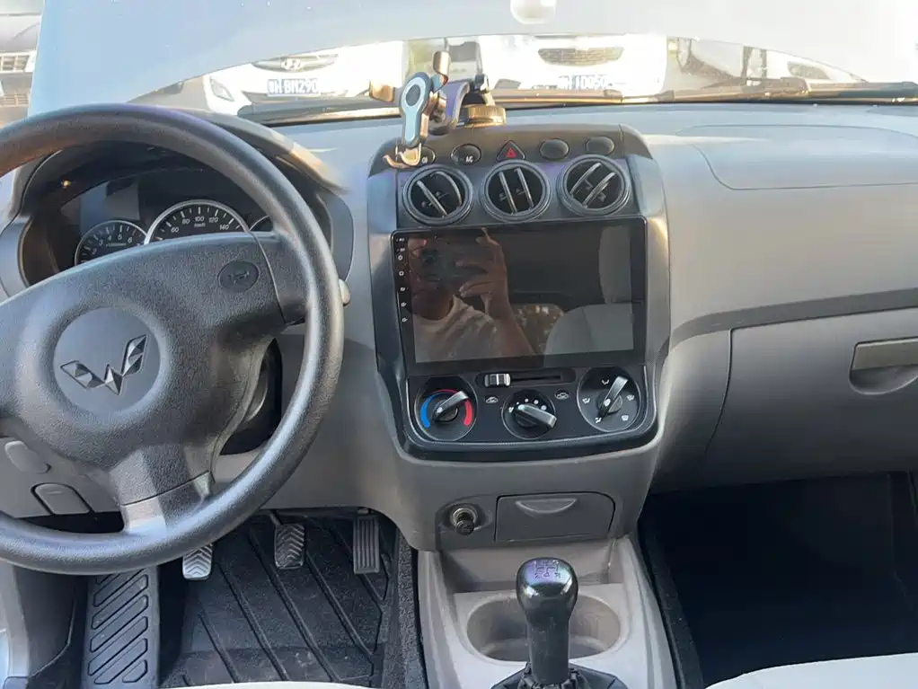 Wuling Hongguang 1.5 L Basic