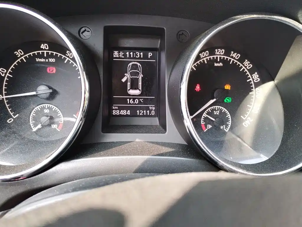 Yeti 1.8 TSI DSG Arctic