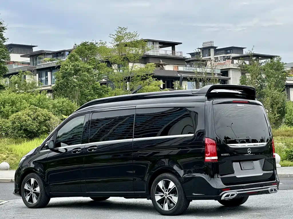 Jinguan V-Class 2.0 T