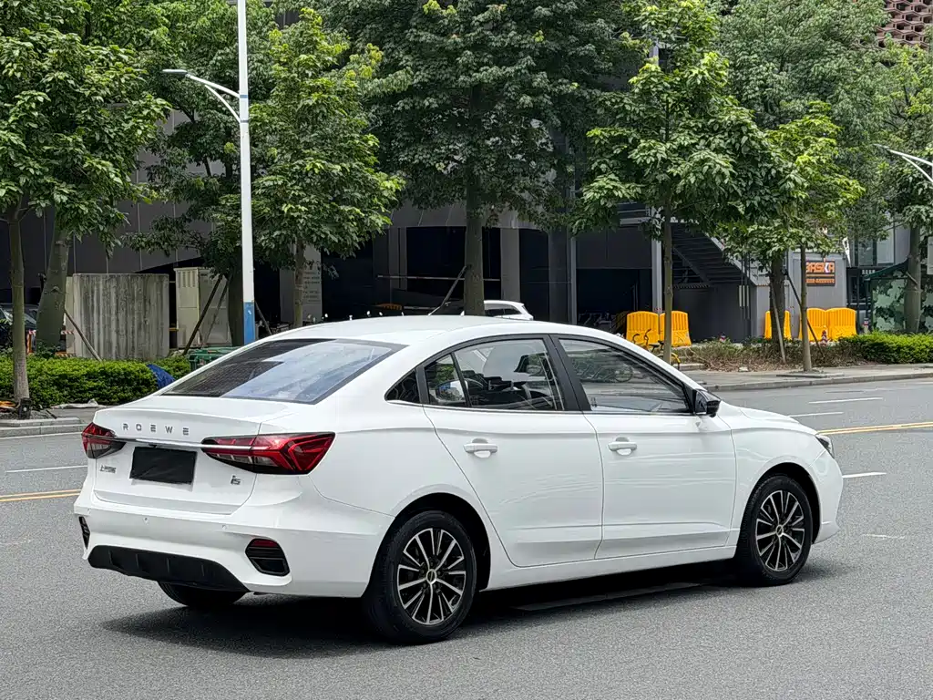 Roewe i5 1.5 L CVT Peace of Mind