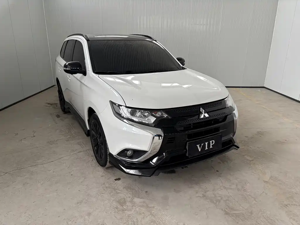 Outlander 欧蓝德 2021款 2.0 L 两驱曜动版 5座