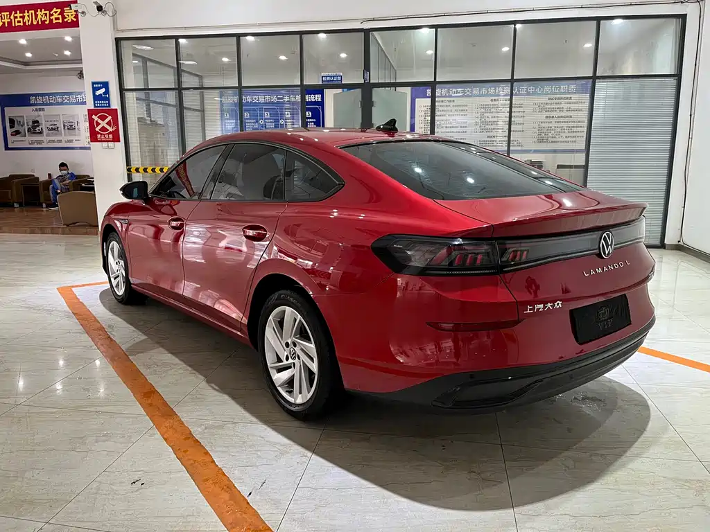 Lamando Lamando L 280 TSI DSG Dazzle Hot