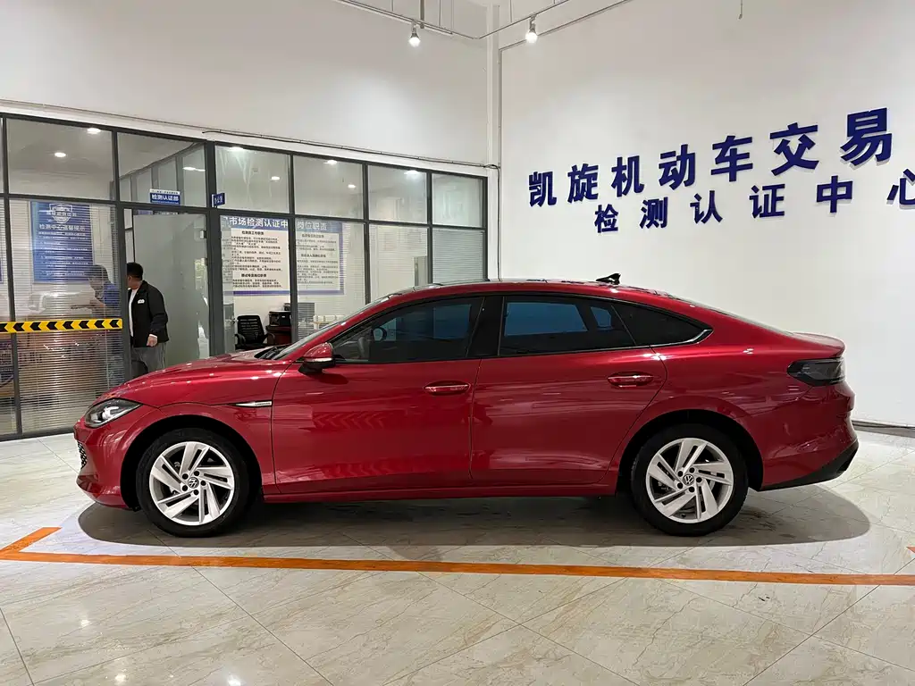 Lamando Lamando L 280 TSI DSG Dazzle Hot