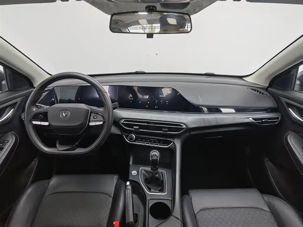 Eado PLUS 1.6 L GDI Manual Luxury