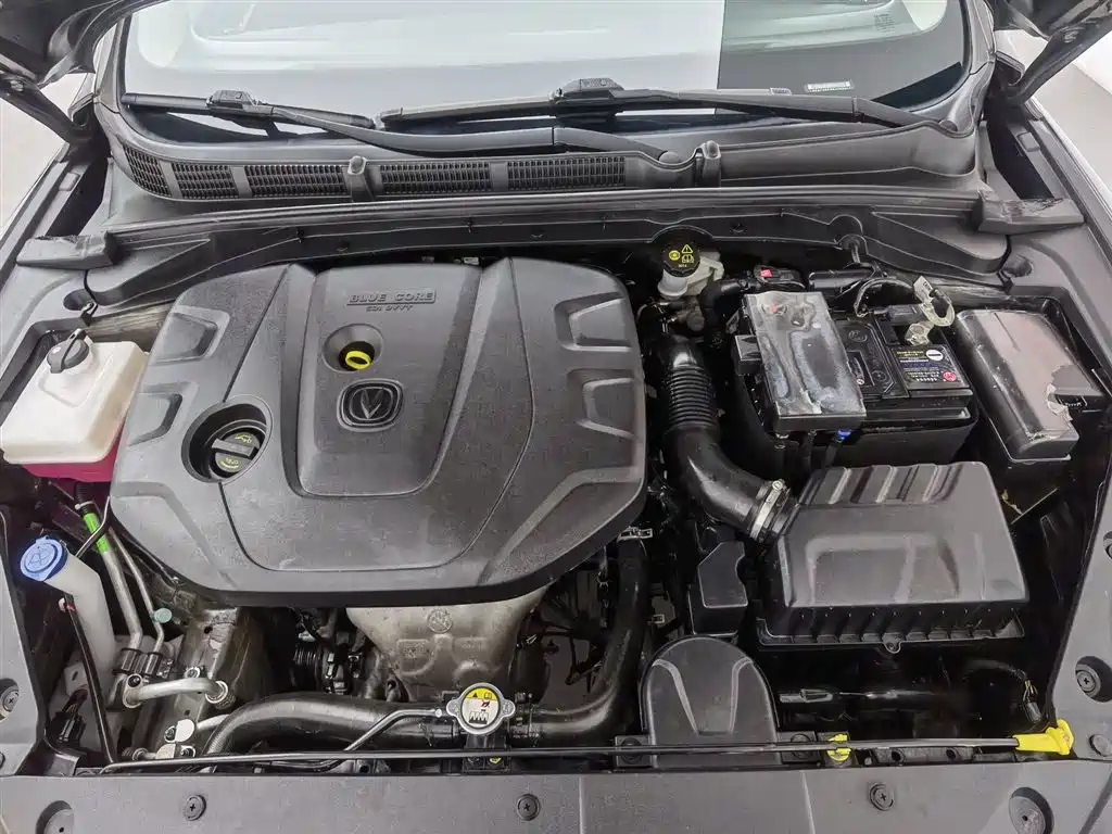 Eado PLUS 1.6 L GDI Manual Luxury