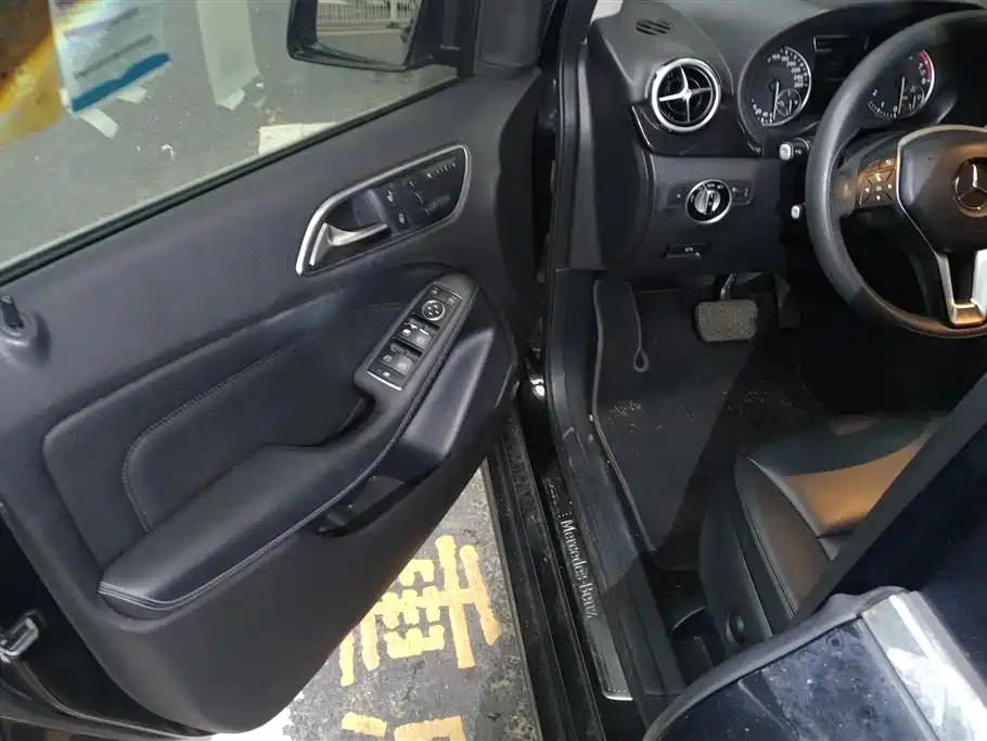 Mercedes-Benz B-Class B 180