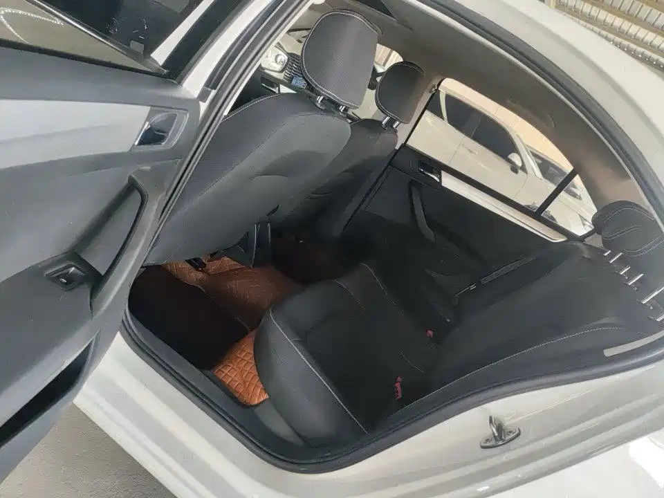 Rapid 1.5 L Auto Comfort Enjoyment