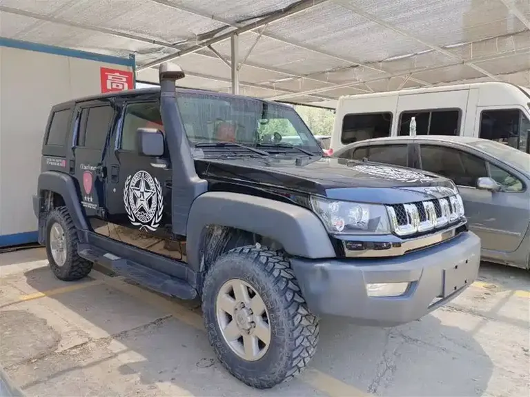BAIC BJ40 40 L 2.0 T Manual 2 WD Luxury