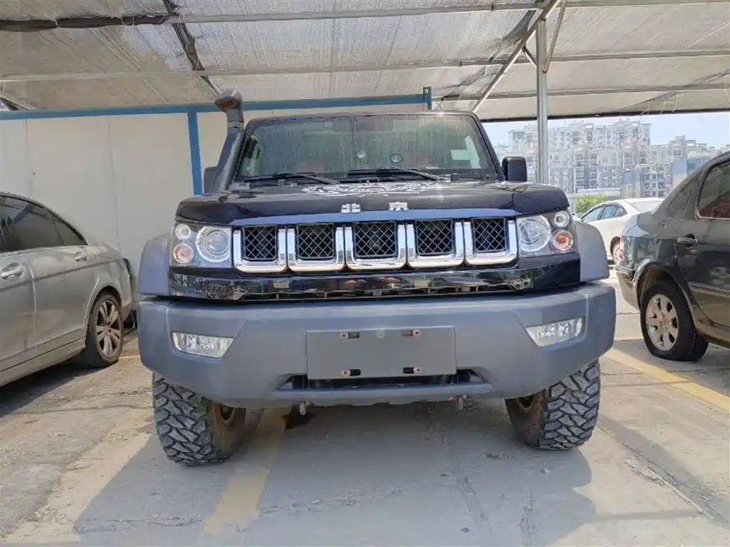 BAIC BJ40 40 L 2.0 T Manual 2 WD Luxury