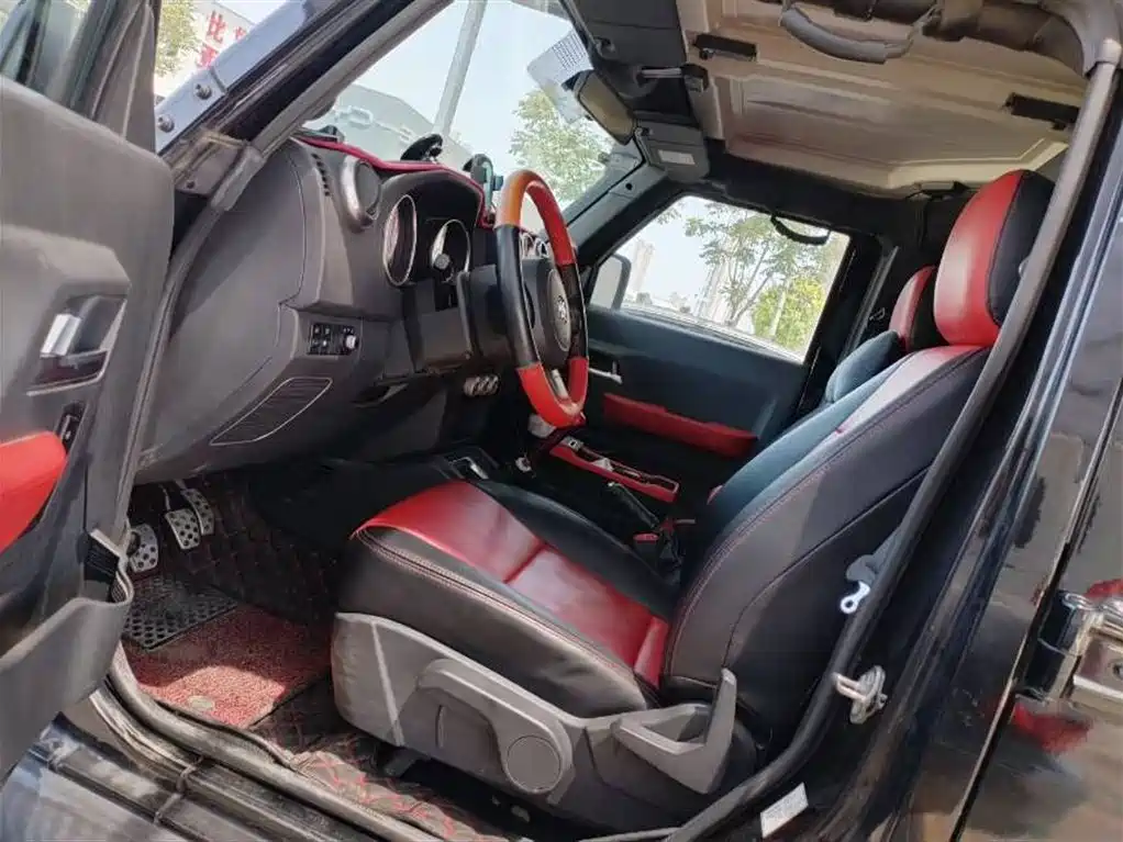 BAIC BJ40 40 L 2.0 T Manual 2 WD Luxury