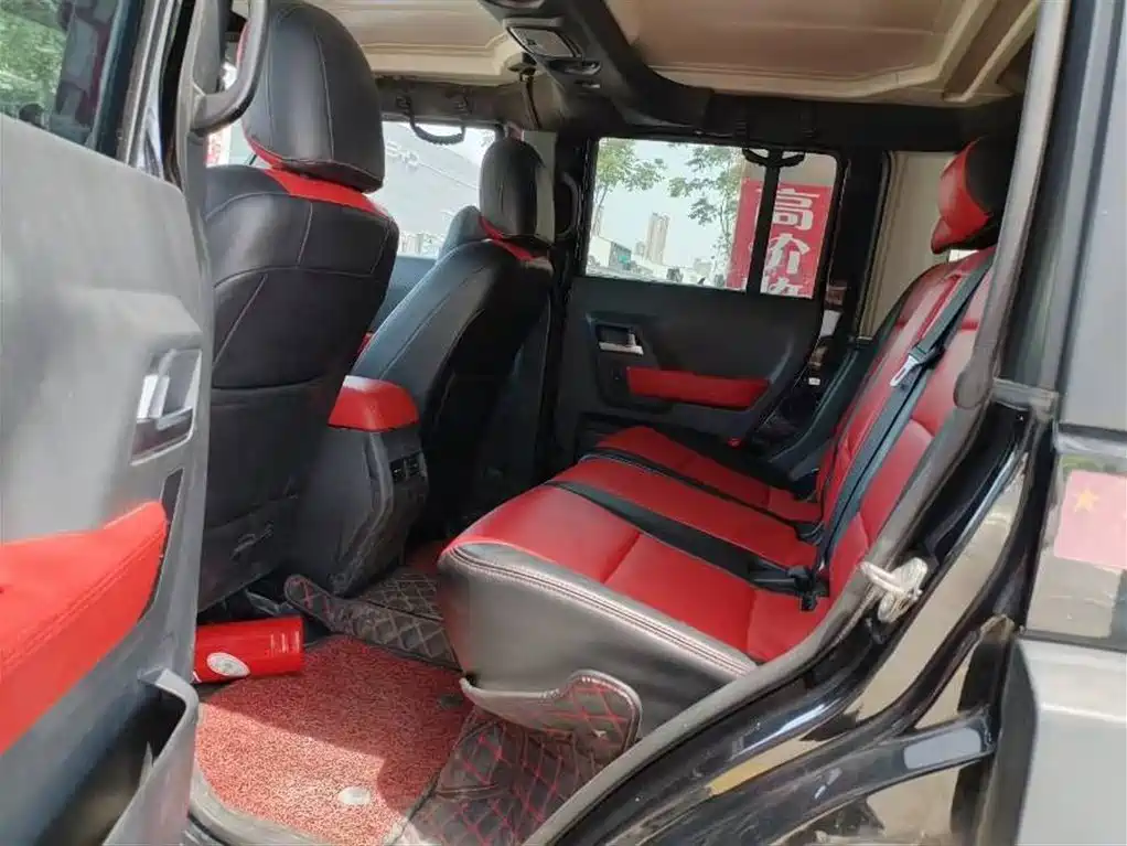 BAIC BJ40 40 L 2.0 T Manual 2 WD Luxury