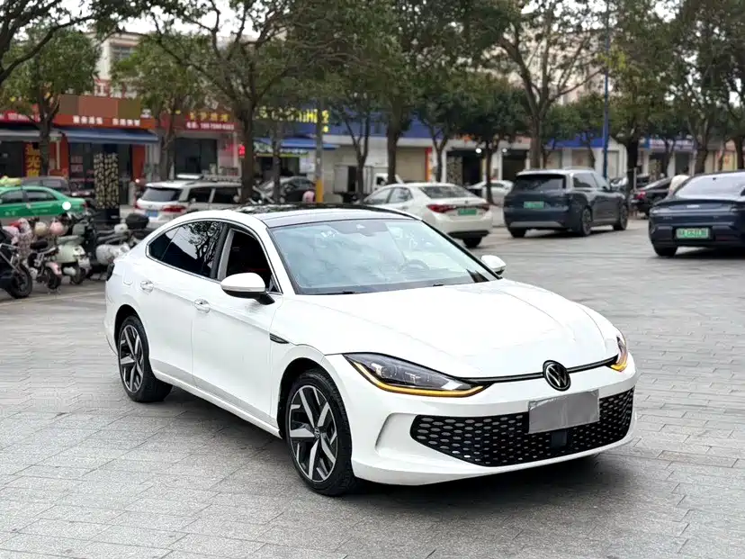 Lamando Lamando L 280 TSI DSG Spicy Cool