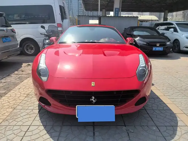 Ferrari California T 3.9 T Standard