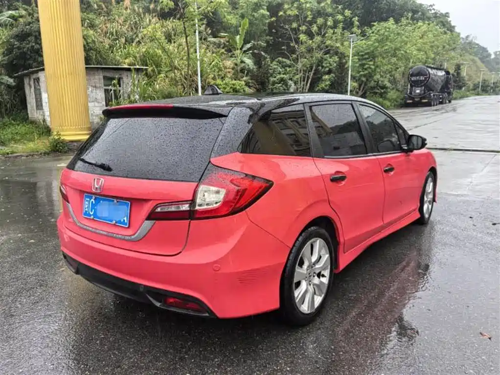 Jade 1.8 L Auto Comfort Elite 5-seat