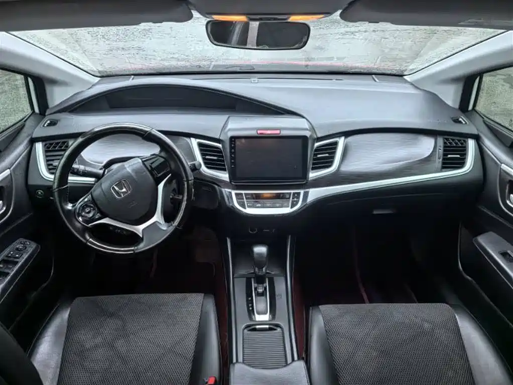 Jade 1.8 L Auto Comfort Elite 5-seat