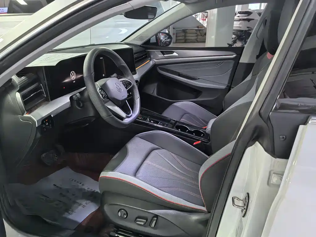 Lamando Lamando L 280 TSI DSG Spicy Cool