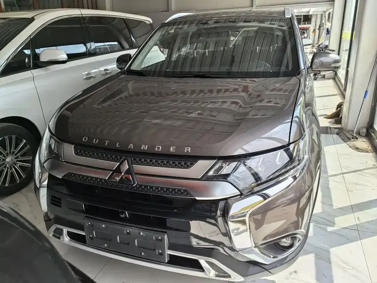 Mitsubishi Outlander 2.4 L 4 WD Enjoyment 5-seat CN-VI