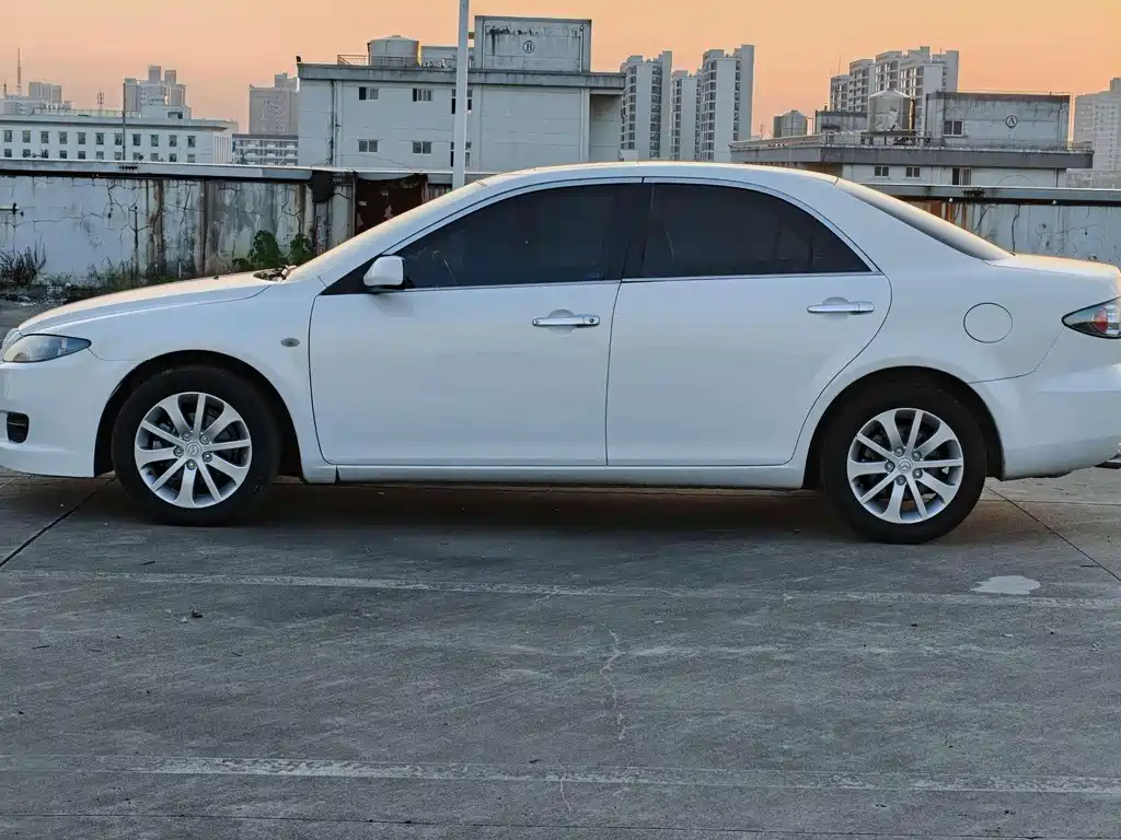 Mazda 6 2.0 L Auto Fashion