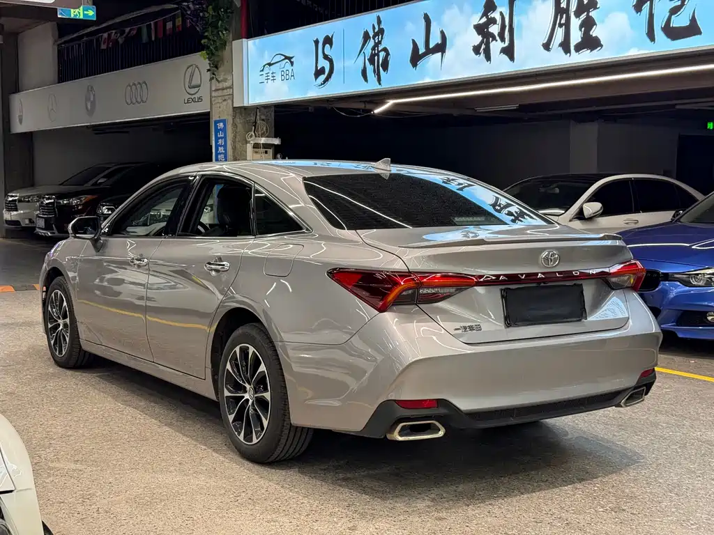 Avalon 2.5 L Luxury