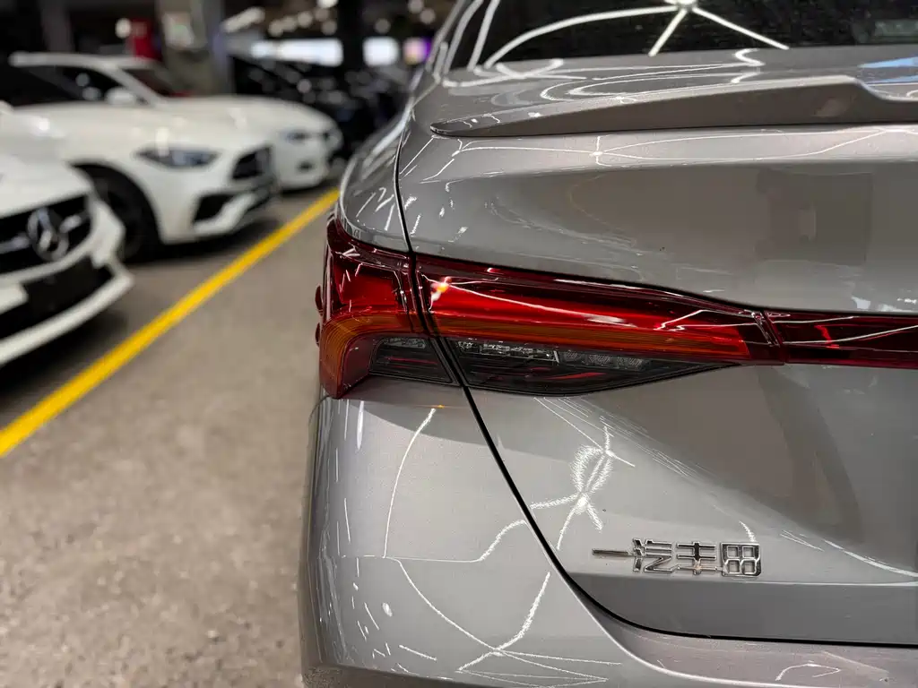 Avalon 2.5 L Luxury